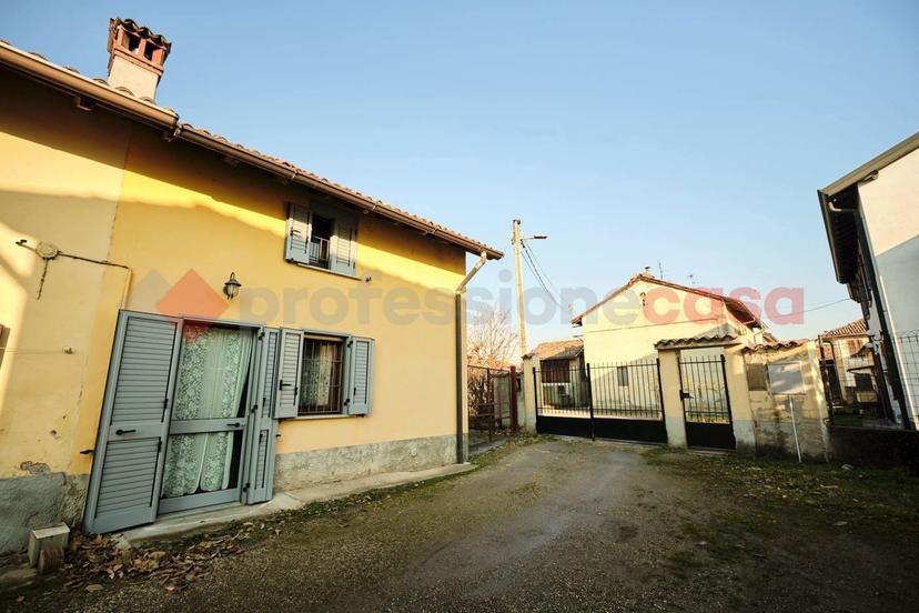 Bilocale in Via Giuseppe Mazzini  12, Giussago — foto 2 di 5