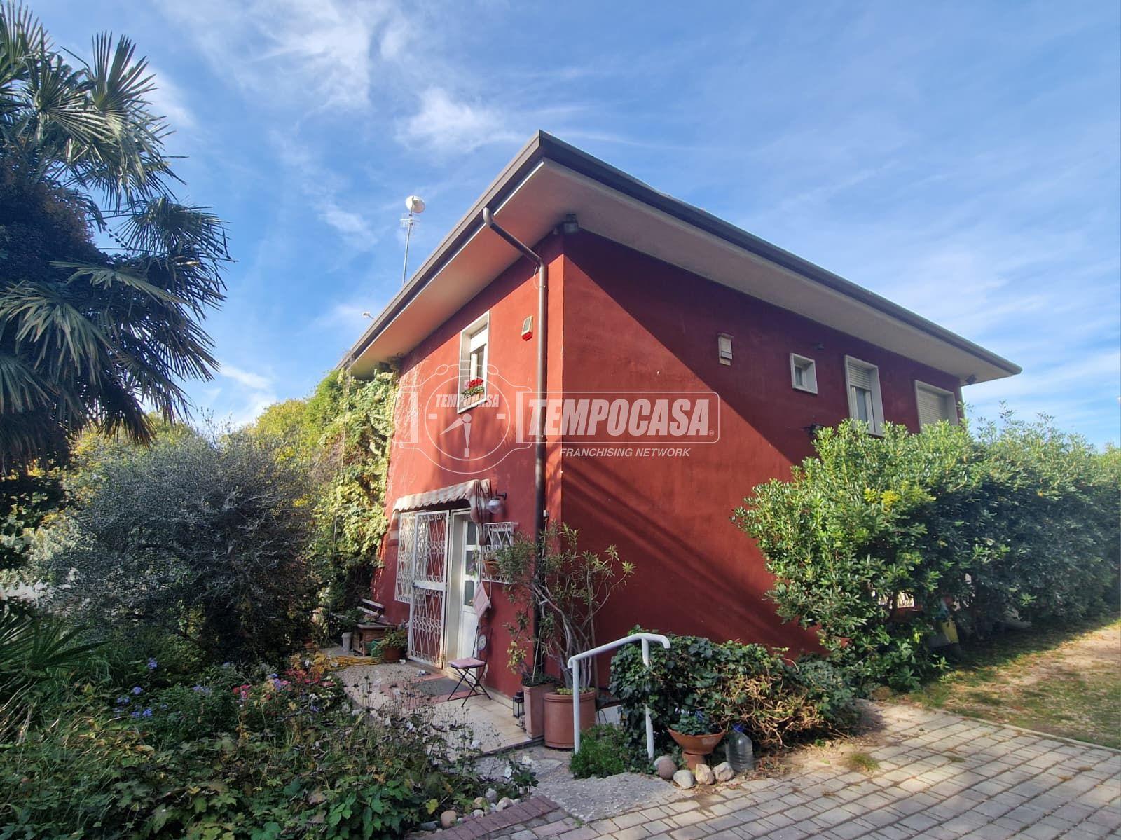 Villa in Strada Sopra Paerno 4, Bardolino
