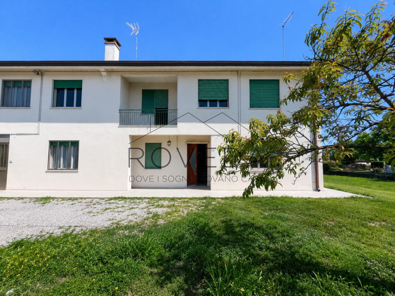 Villa in Via Santi, Casier