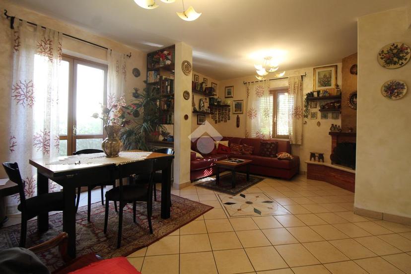 Villa a schiera in Via Troncovito 18, Reggio di Calabria