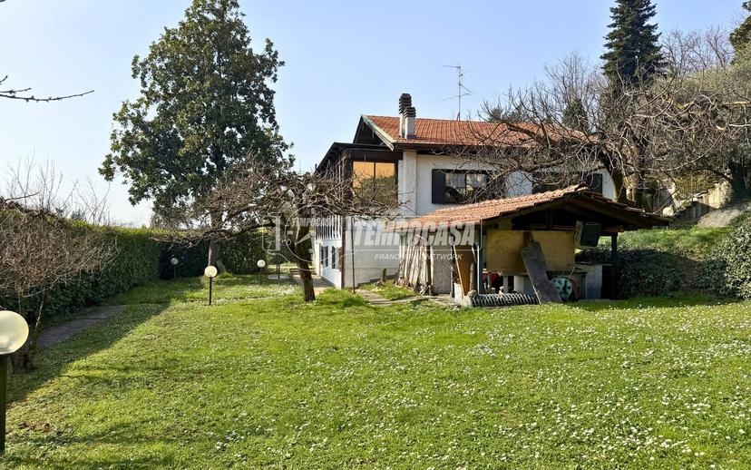 Villa, Lomagna — foto 3 di 5