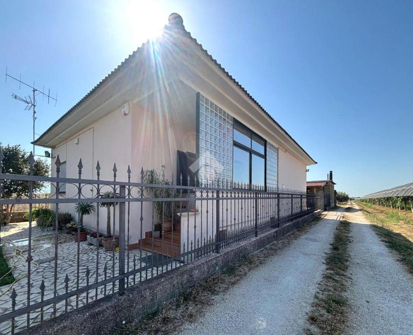 Casa indipendente in Via Enrico Toti 51, Cisterna di Latina — foto 3 di 5