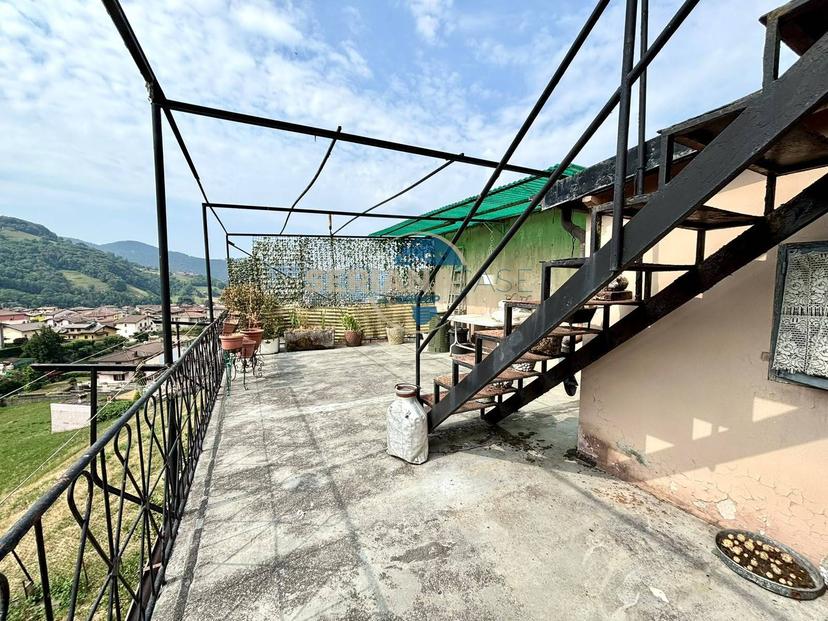 Quadrilocale in Via De Ocha, Gandino — foto 3 di 5