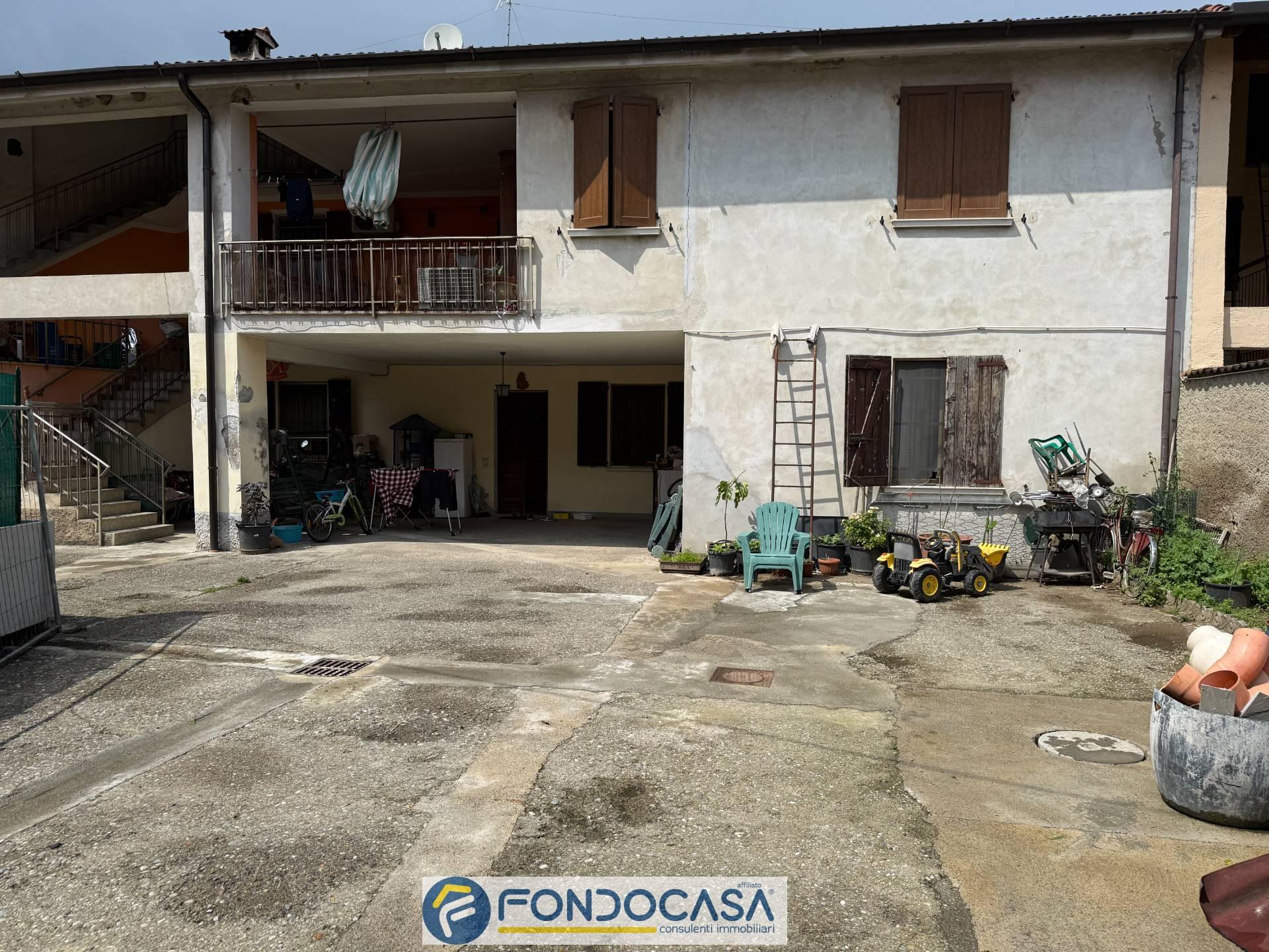 Quadrilocale in Lograto, Lograto