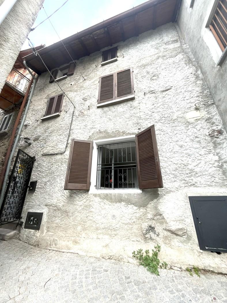Casa indipendente in Vicolo della Pace 13, San Bartolomeo Val Cavargna
