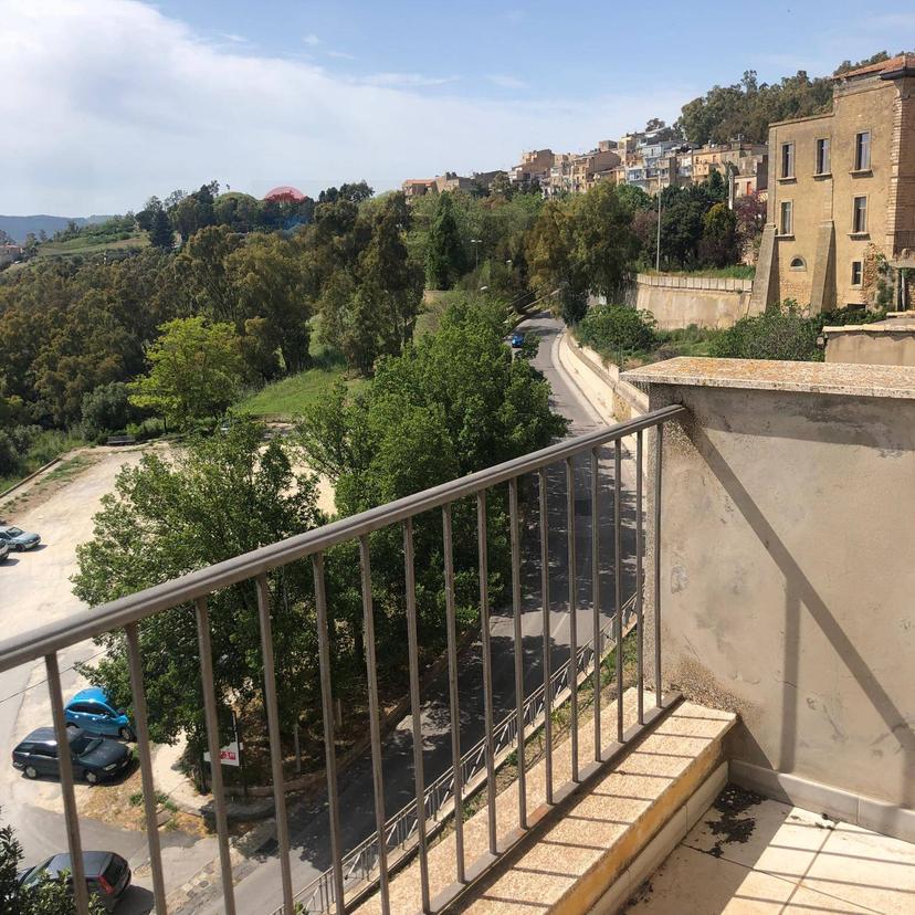 Casa indipendente in Via Duca degli Abruzzi 5, Caltagirone — foto 2 di 5
