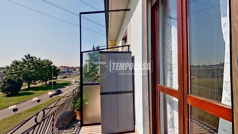 Trilocale in Viale Lombardia, Brugherio — foto 3 di 5