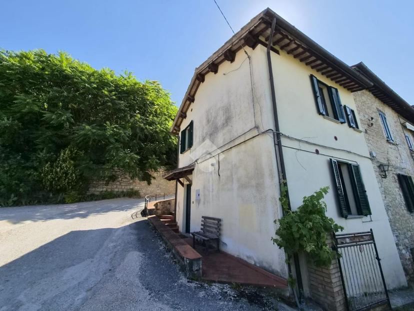 Casa indipendente in Via degli Ulivi, Gubbio