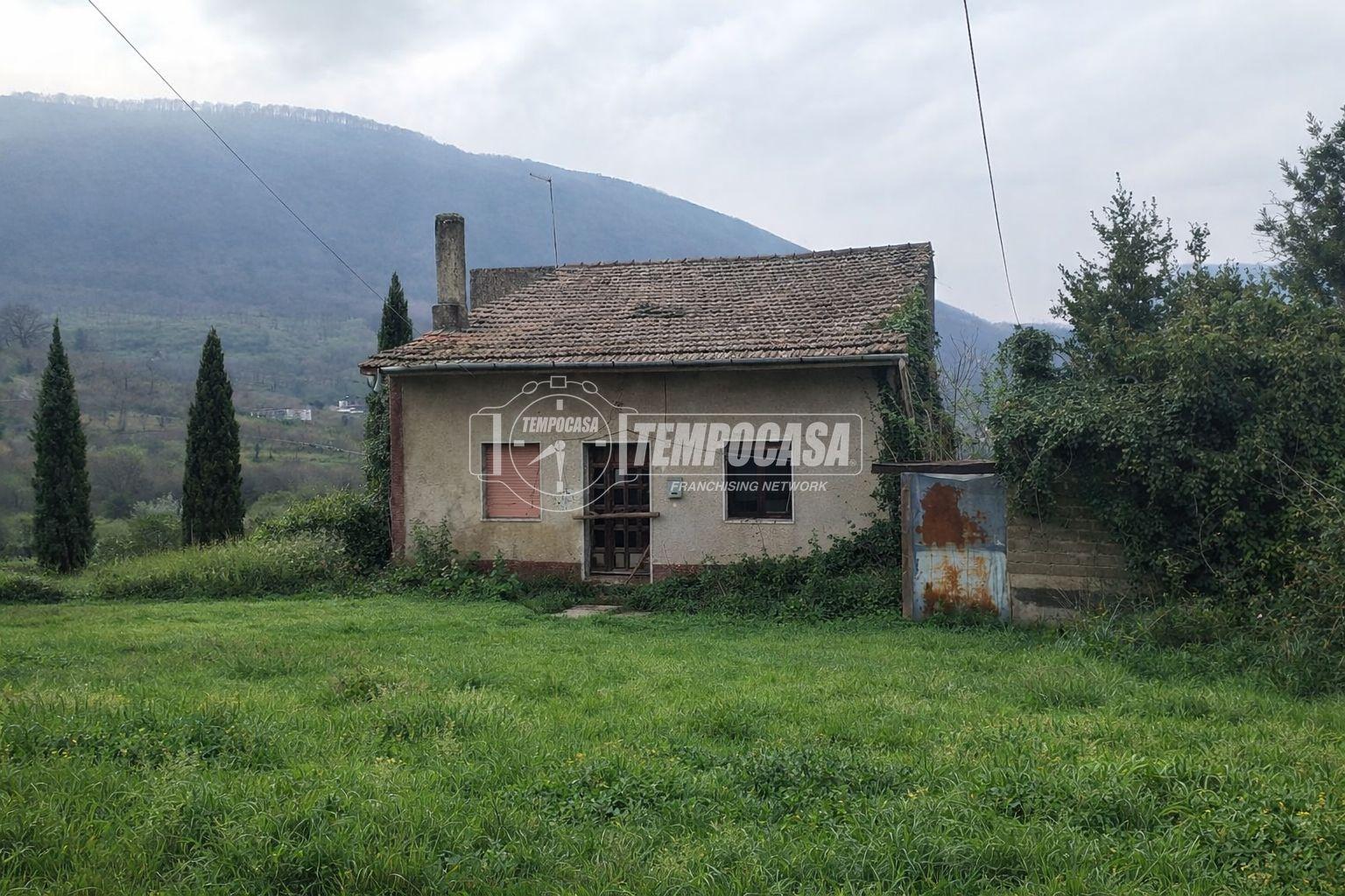 Casa indipendente in Contrada Bosco dei Preti 9, Avellino