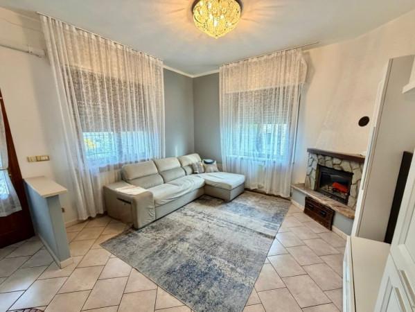 Villa in Via Borgonovo, Castel San Giovanni