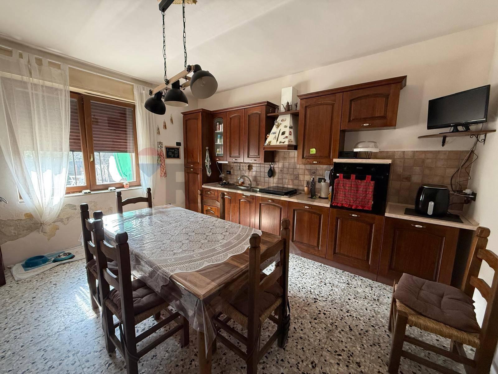 Casa indipendente in Strada Segrada, Goito