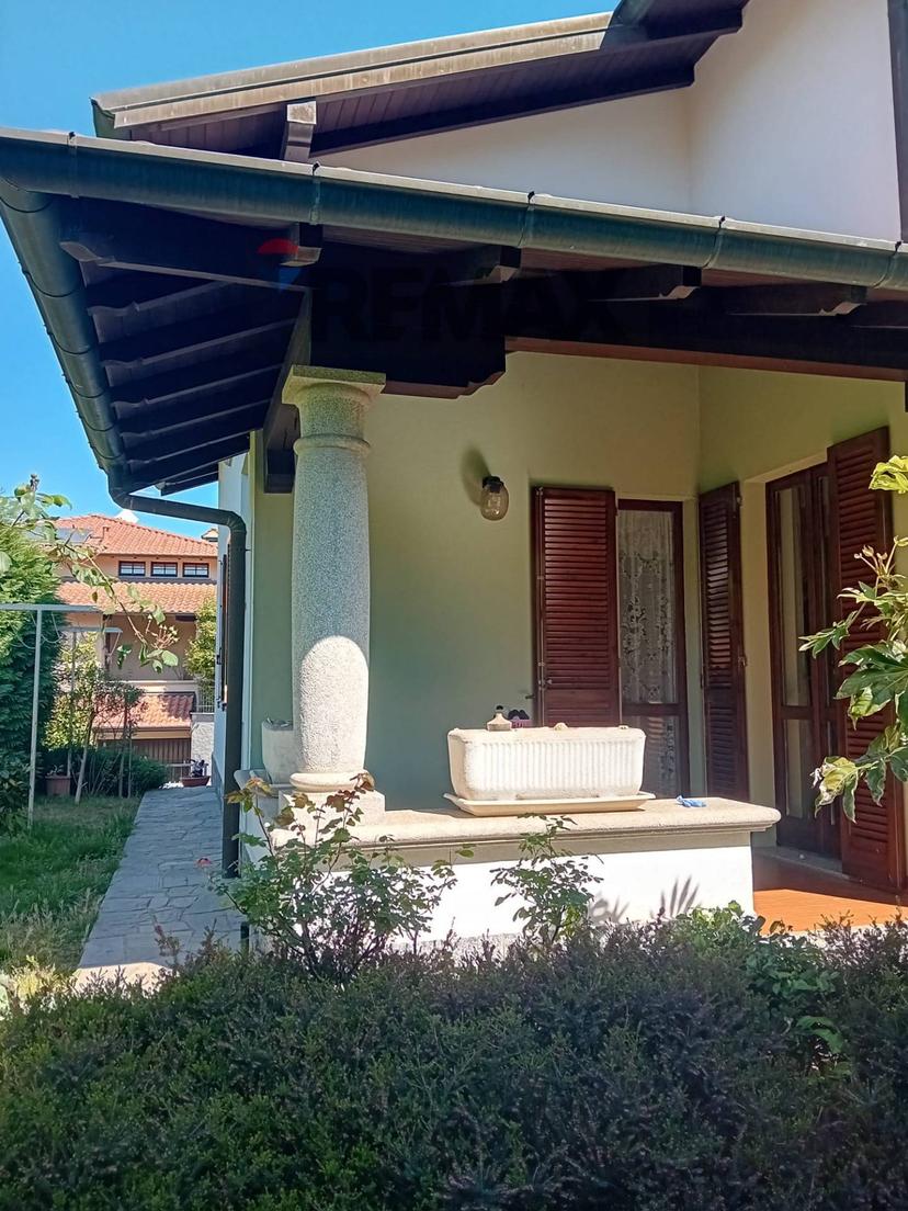 Villa in Via Brianzola 21, Carnago — foto 2 di 5