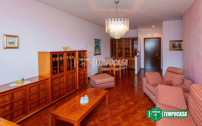 Trilocale in Via Cavalier C. Azimonti 10, Busto Arsizio
