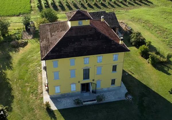 Villa plurifamiliare in Via Ferdinando Miselli, Reggio nell'Emilia — foto 2 di 5