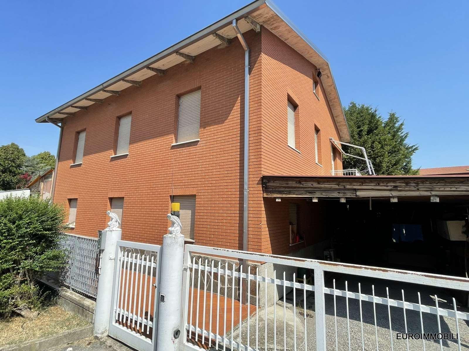 Casa indipendente in Via Quattro Novembre , Traversetolo