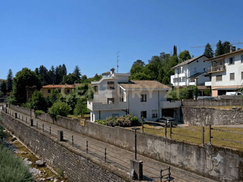 Casa indipendente in Via dei Molini 22, Tarcento — foto 2 di 5