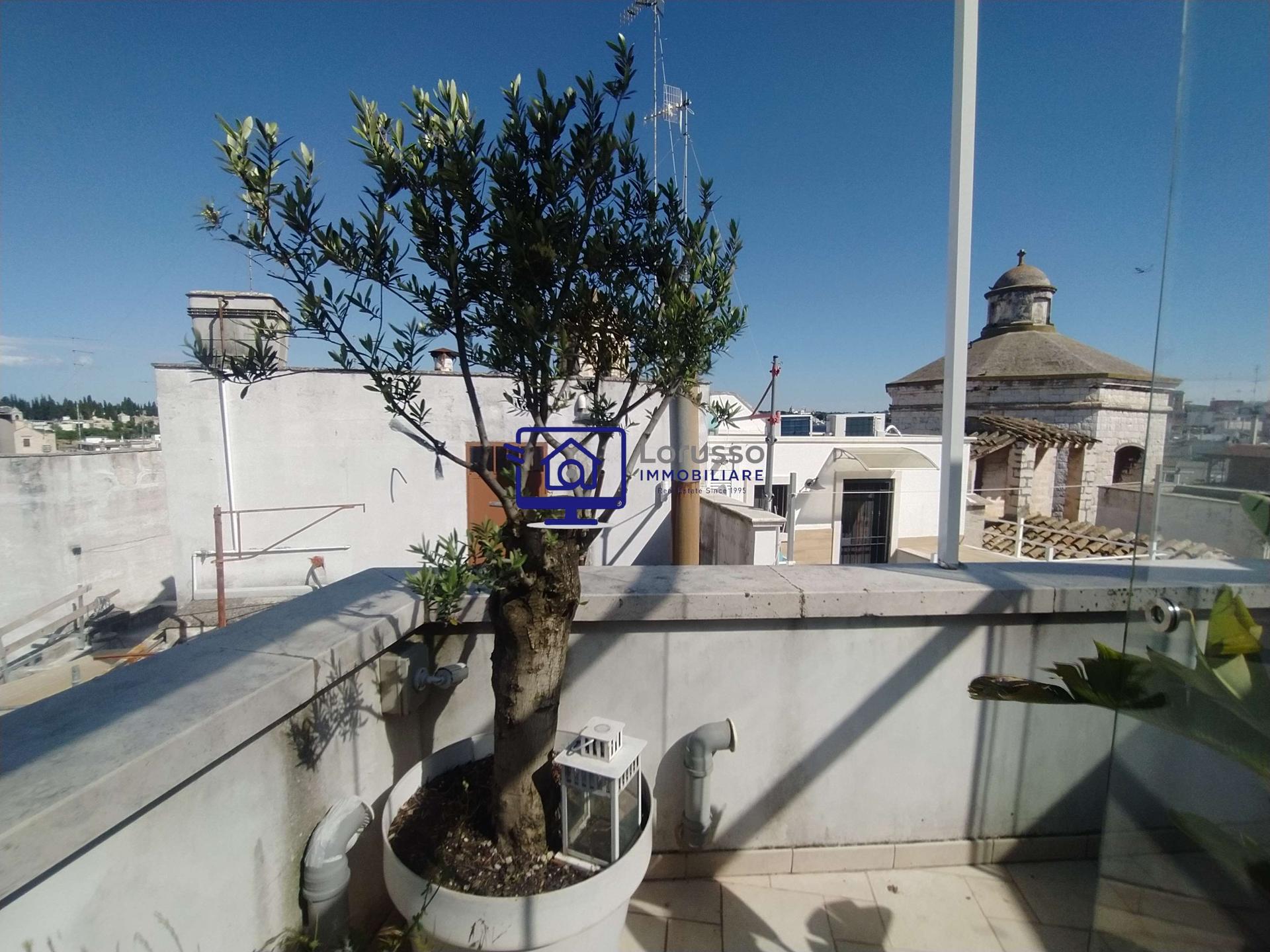 Casa indipendente in Zona Ufficio Postale, Castellana Grotte