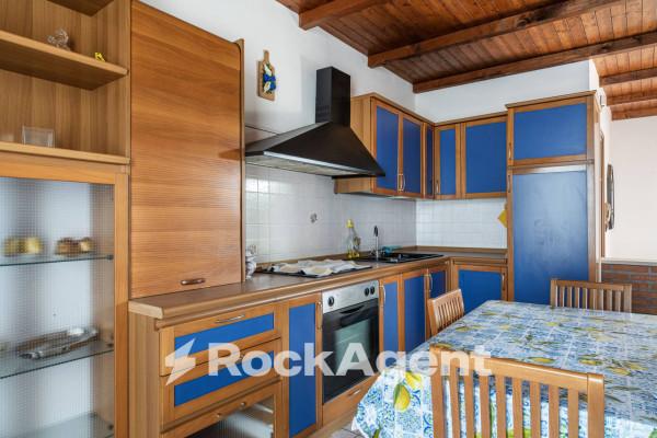 Villa a schiera in Viale Martiri della Libertà 58, Mede — foto 2 di 5
