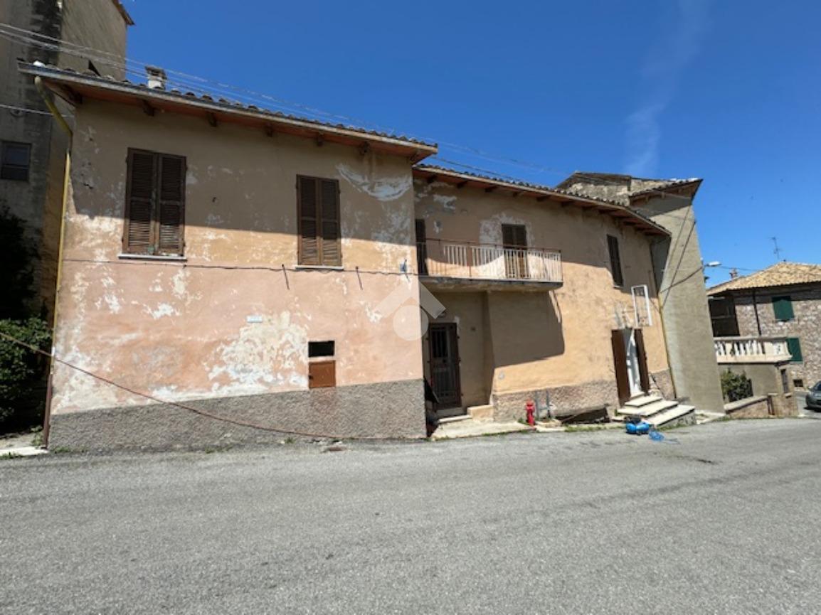 Casa indipendente in Via della Cura, Giano dell'Umbria