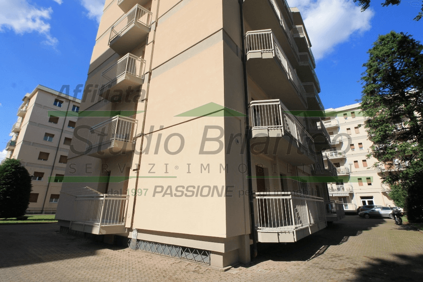 Trilocale in Via Giuseppe Mascherpa, Carate Brianza — foto 3 di 5