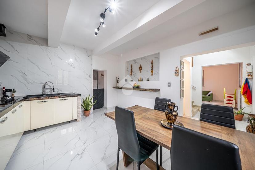 Casa indipendente in Via Ezio Comparoni 53, Reggio nell'Emilia — foto 3 di 5