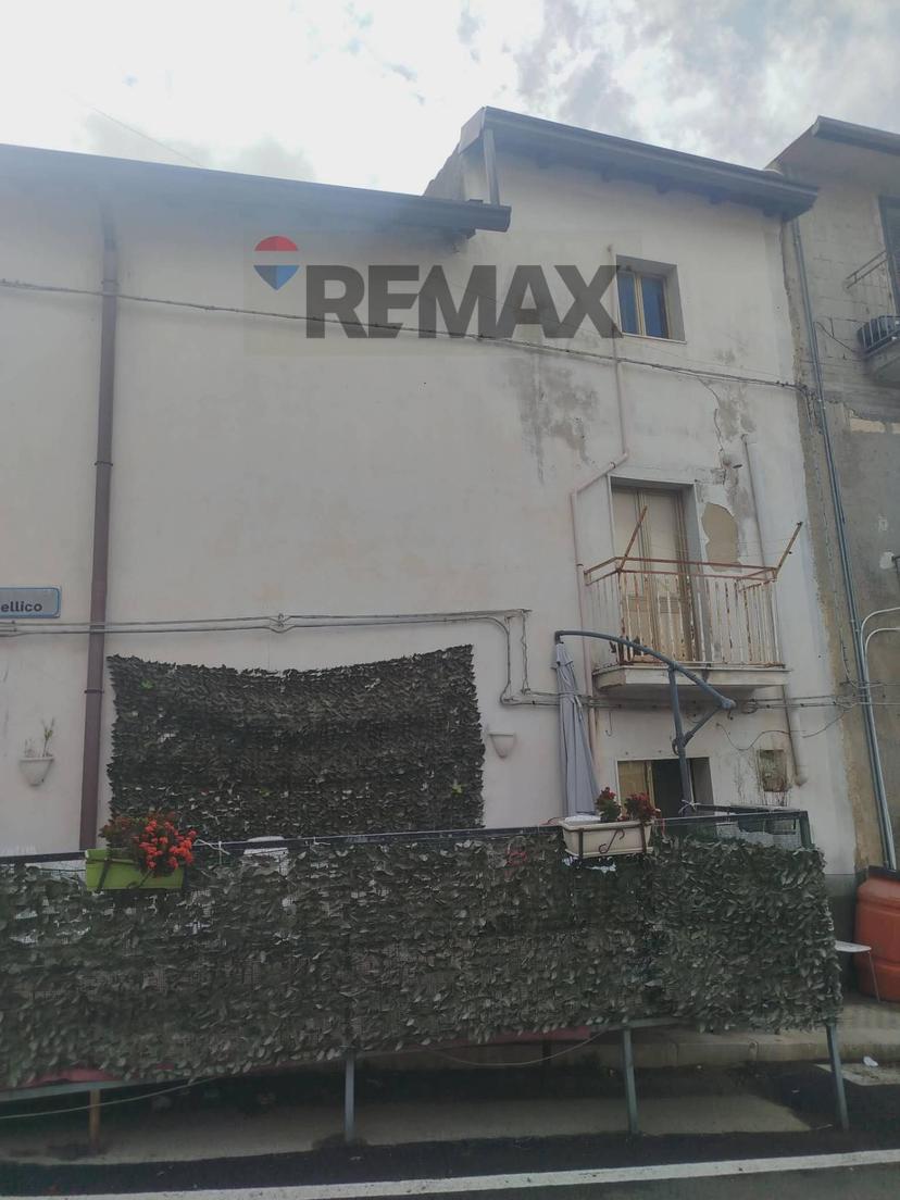 Casa indipendente in Piazza Guglielmo Marconi 1/3/5, Raddusa — foto 2 di 5