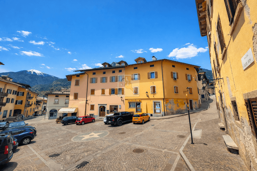 Quadrilocale in Piazza Cavalier Guido Boni, Tione di Trento — foto 3 di 5