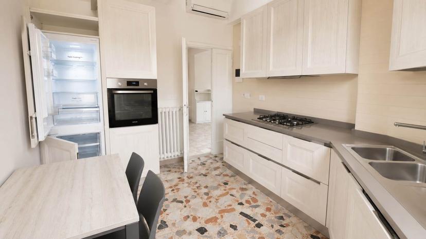 Quadrilocale in Viale Volta, Firenze