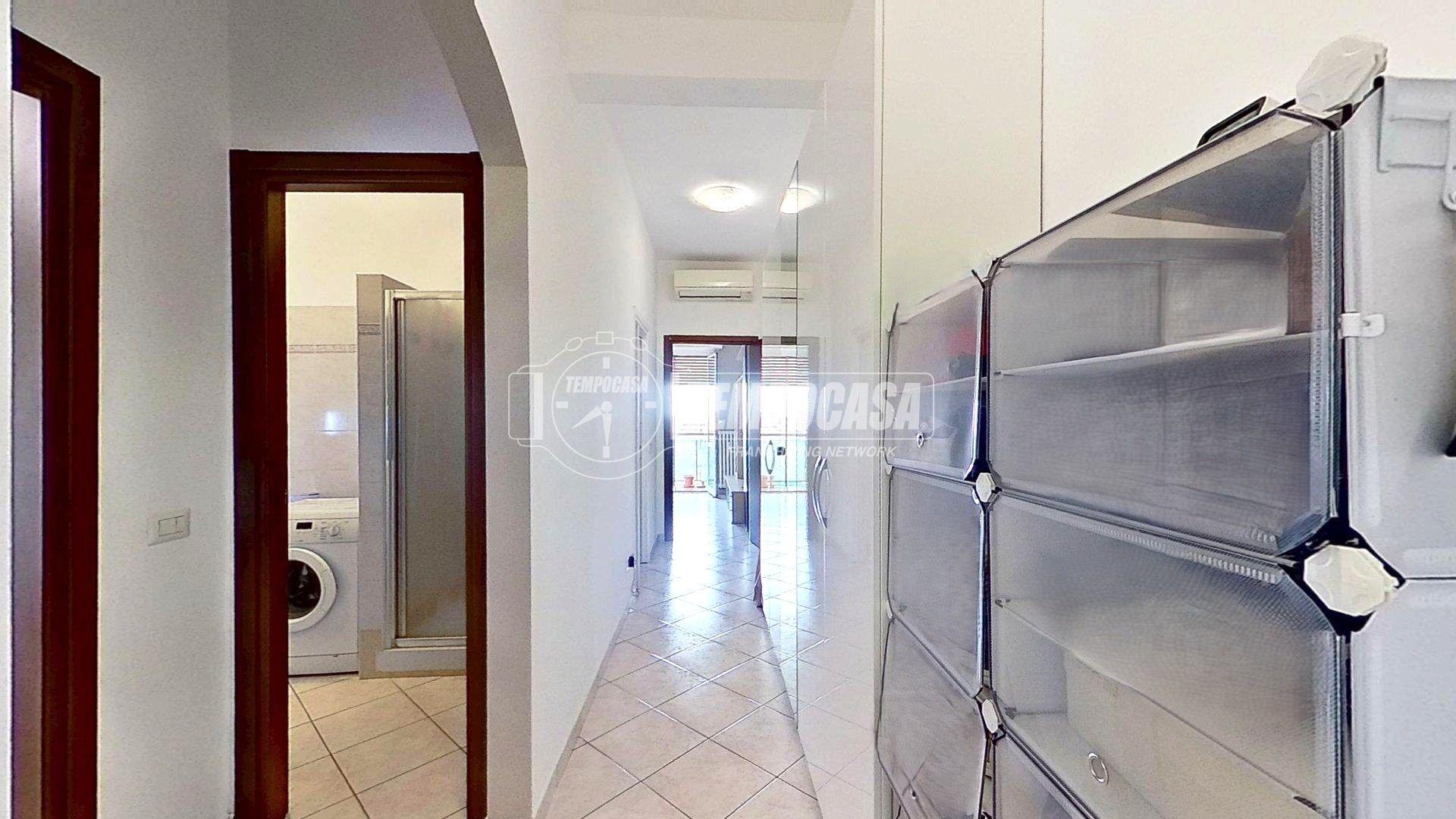 Bilocale in Via Alcide De Gasperi, Brugherio