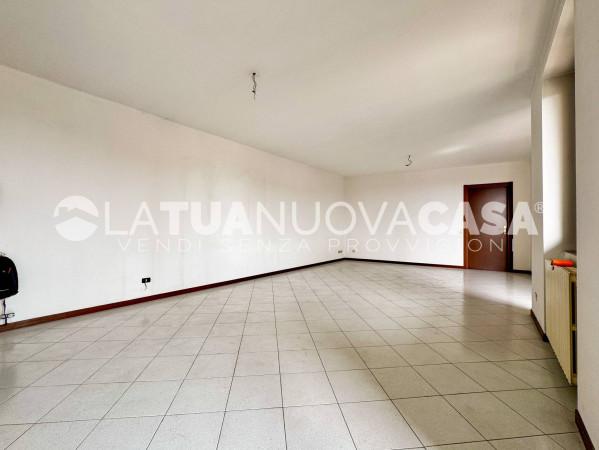 Quadrilocale in Via 4 Novembre 53, Bareggio
