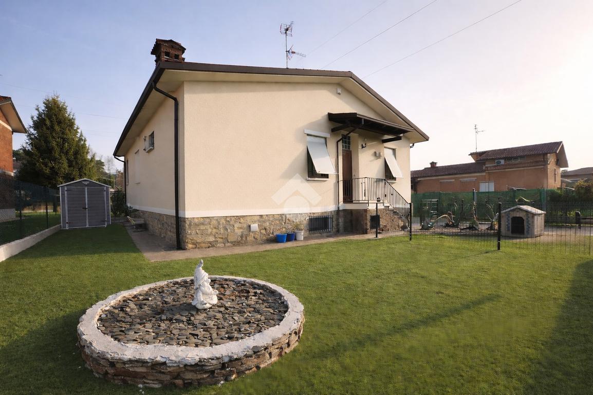 Villa a schiera in Via Olimpia 18, Chiari