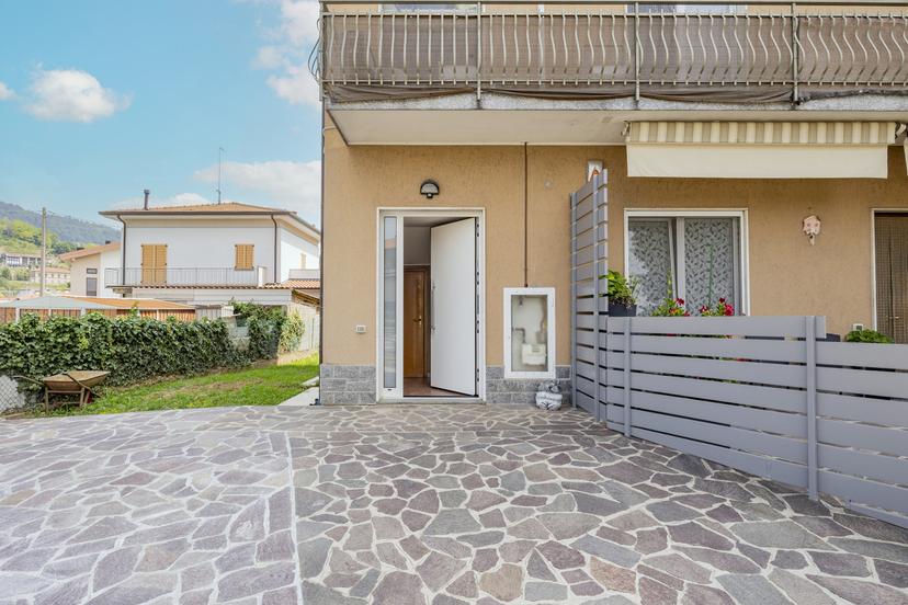 Quadrilocale in Via Pietro Bosio 1, Sotto il Monte Giovanni XXIII — foto 3 di 5