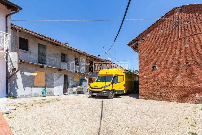 Casa indipendente in Frazione S.Lorenzo, San Lorenzo 27, Santo Stefano Roero — foto 3 di 5