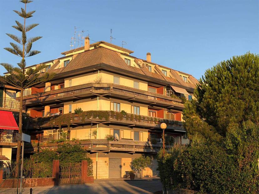 Quadrilocale in Viale della Pace, Vibo Valentia