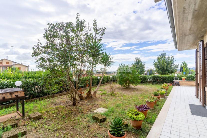 Trilocale in Via F.Lli Cervi 86//7, Montecosaro — foto 2 di 5