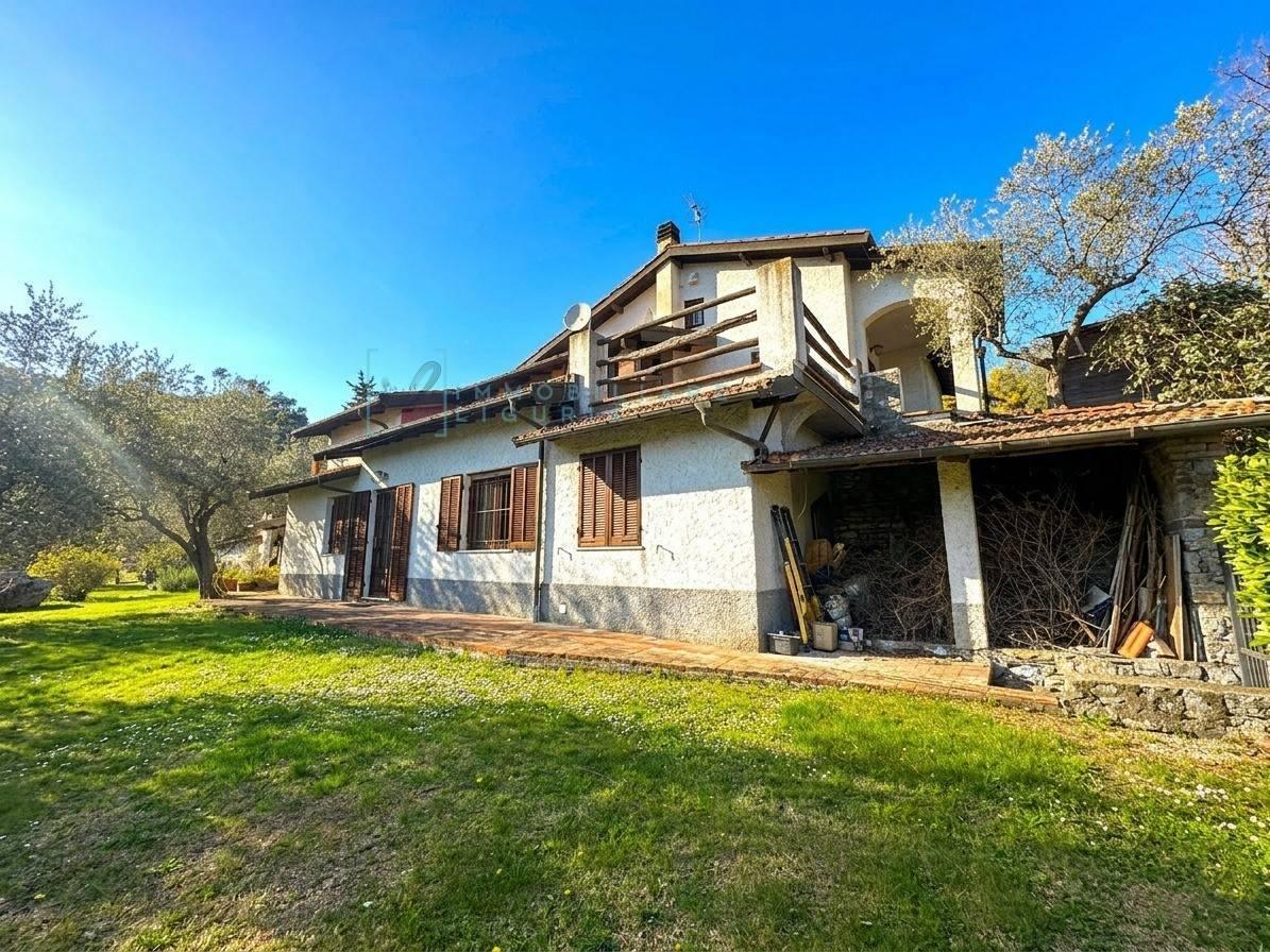 Villa in Regione Bauso, Garlenda