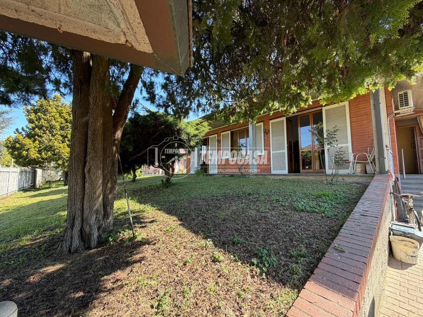 Villa in Via Liguria 5, Garlasco — foto 2 di 5