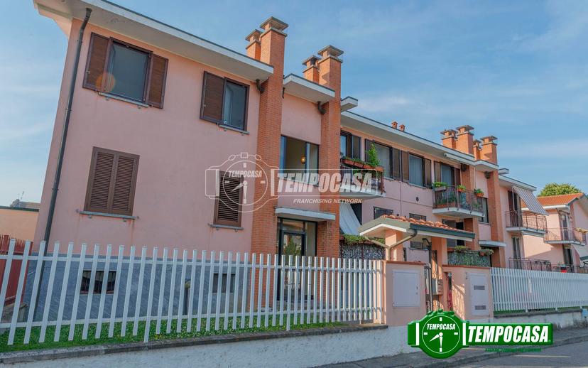 Bilocale in Via G. Carducci, Vermezzo con Zelo — foto 2 di 5