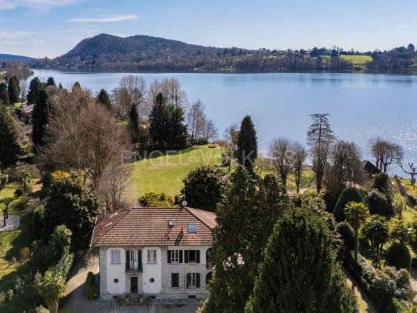 Villa in Via Alcide De Gasperi 107, Travedona-Monate
