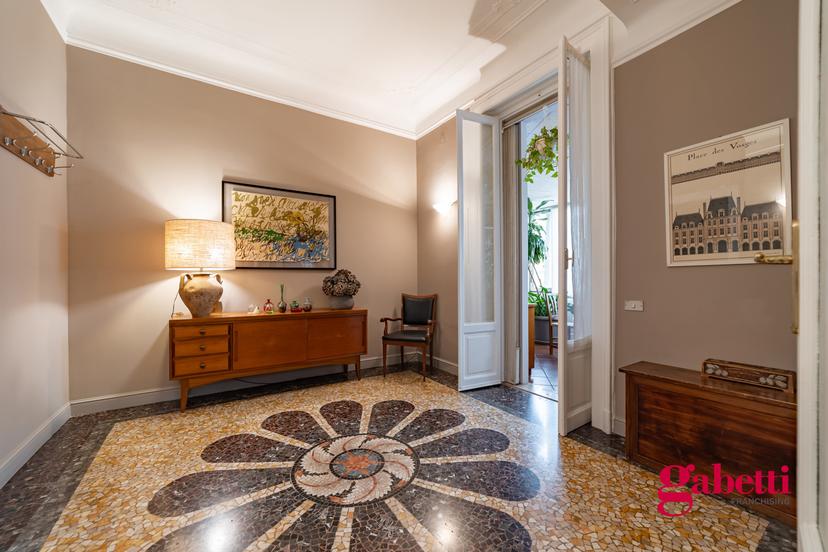 Trilocale in Piazza Irnerio 2, Milano