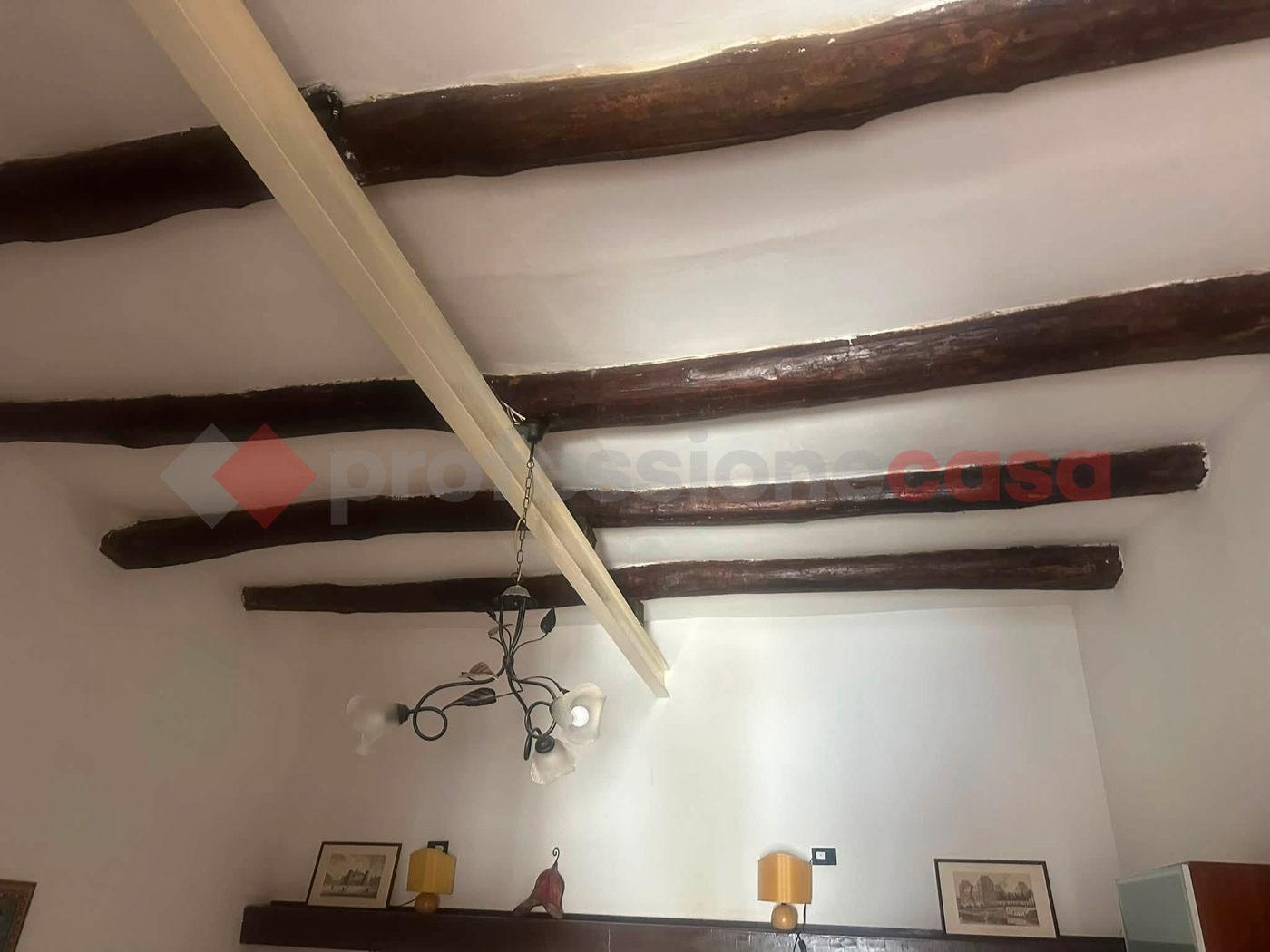 Casa indipendente in Vico Grosseto Snc, Vitulazio
