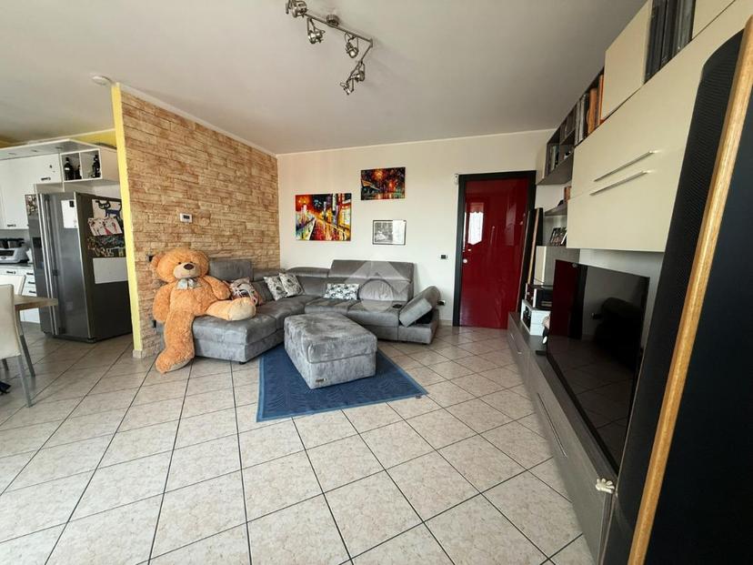 Trilocale in Via Fratelli Bandiera 15, Peschiera Borromeo — foto 3 di 5