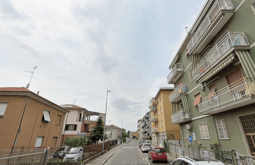 Stanza in appartamento in Via Ciro Menotti, Limbiate — foto 4 di 4