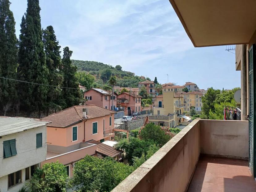 Appartamento in Via Artallo, Imperia