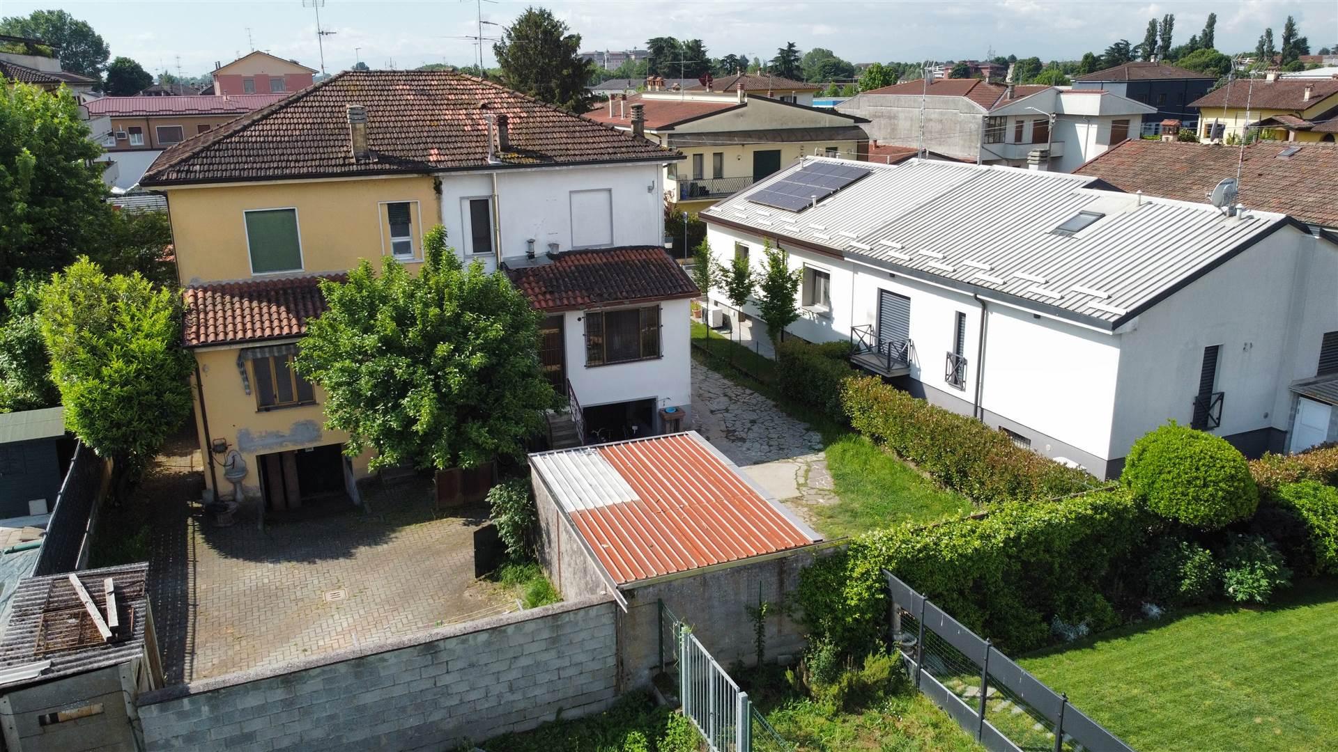 Villa bifamiliare, Casalpusterlengo