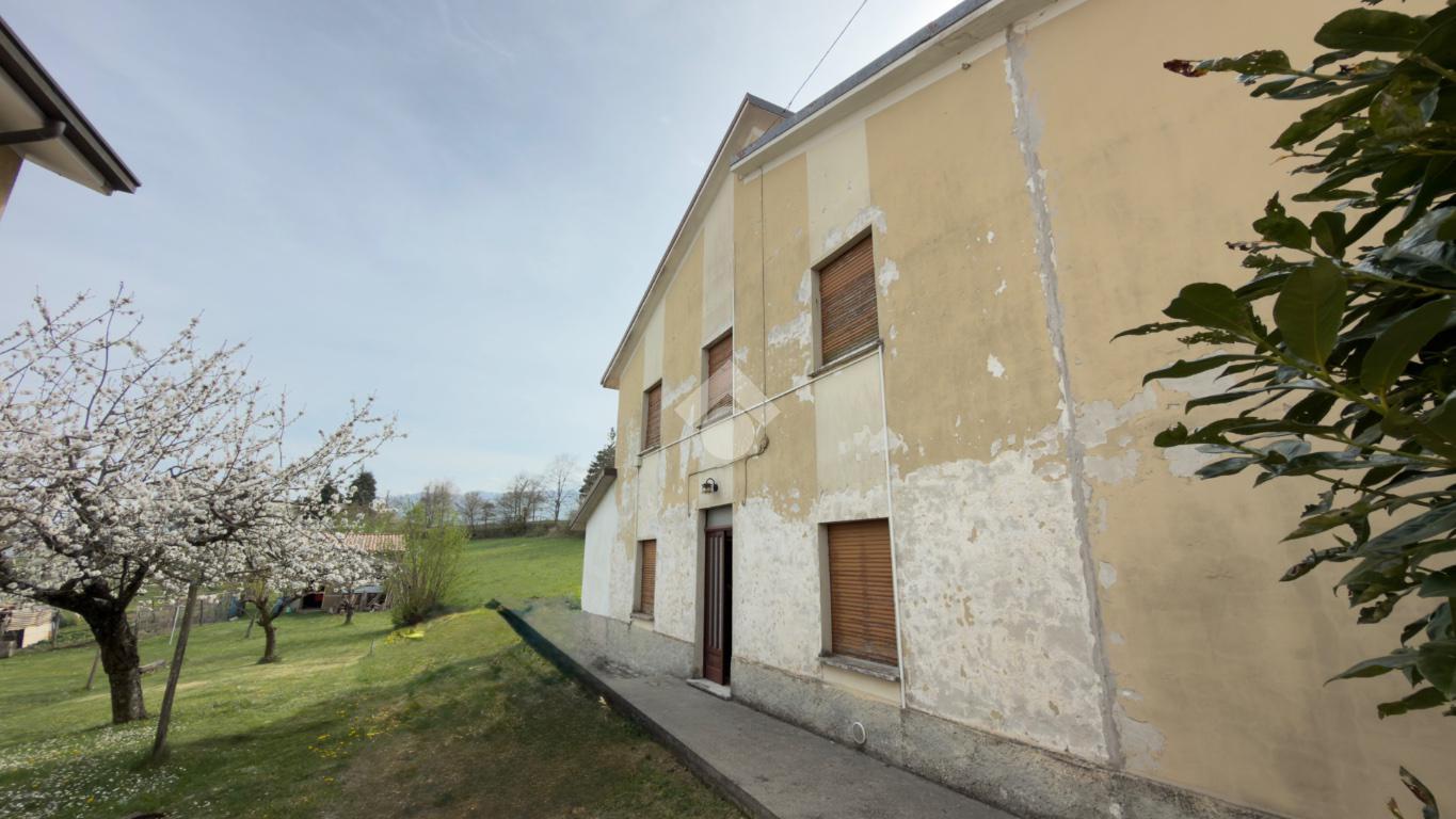 Villa in Frazione Crotta 48, Romagnese
