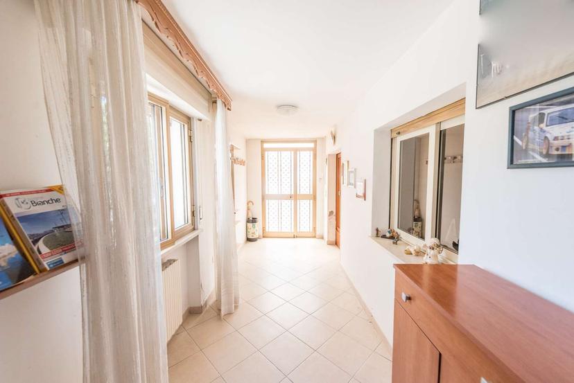 Villa a schiera in Contrada Passo Cordone 27, Loreto Aprutino — foto 4 di 5