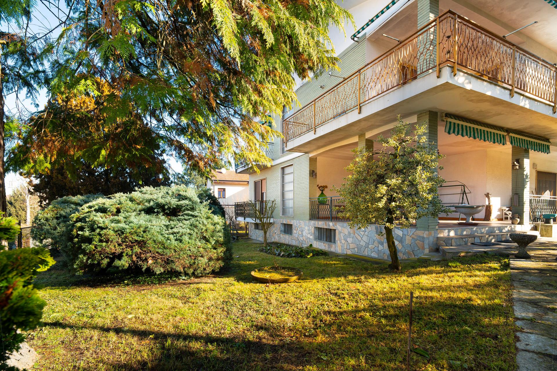 Casa indipendente in Via Santa Teresa 13, Gassino Torinese