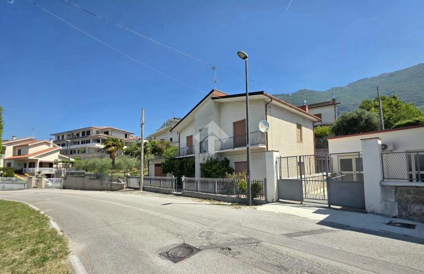 Casa indipendente in Str. Rotabile Frasso Telesino-Dugenta 94, Frasso Telesino — foto 5 di 5