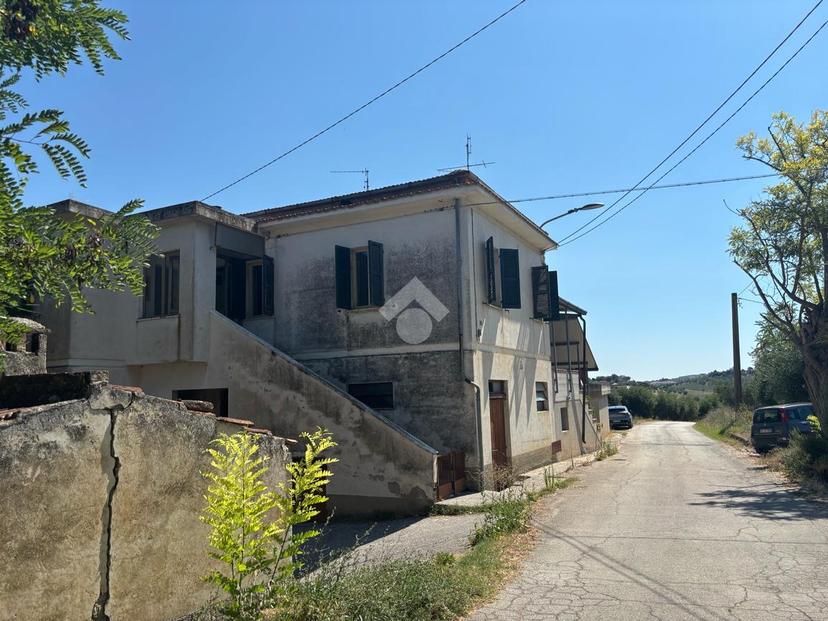 Casa indipendente in Contrada Artemisio 32, Cellino Attanasio — foto 2 di 5